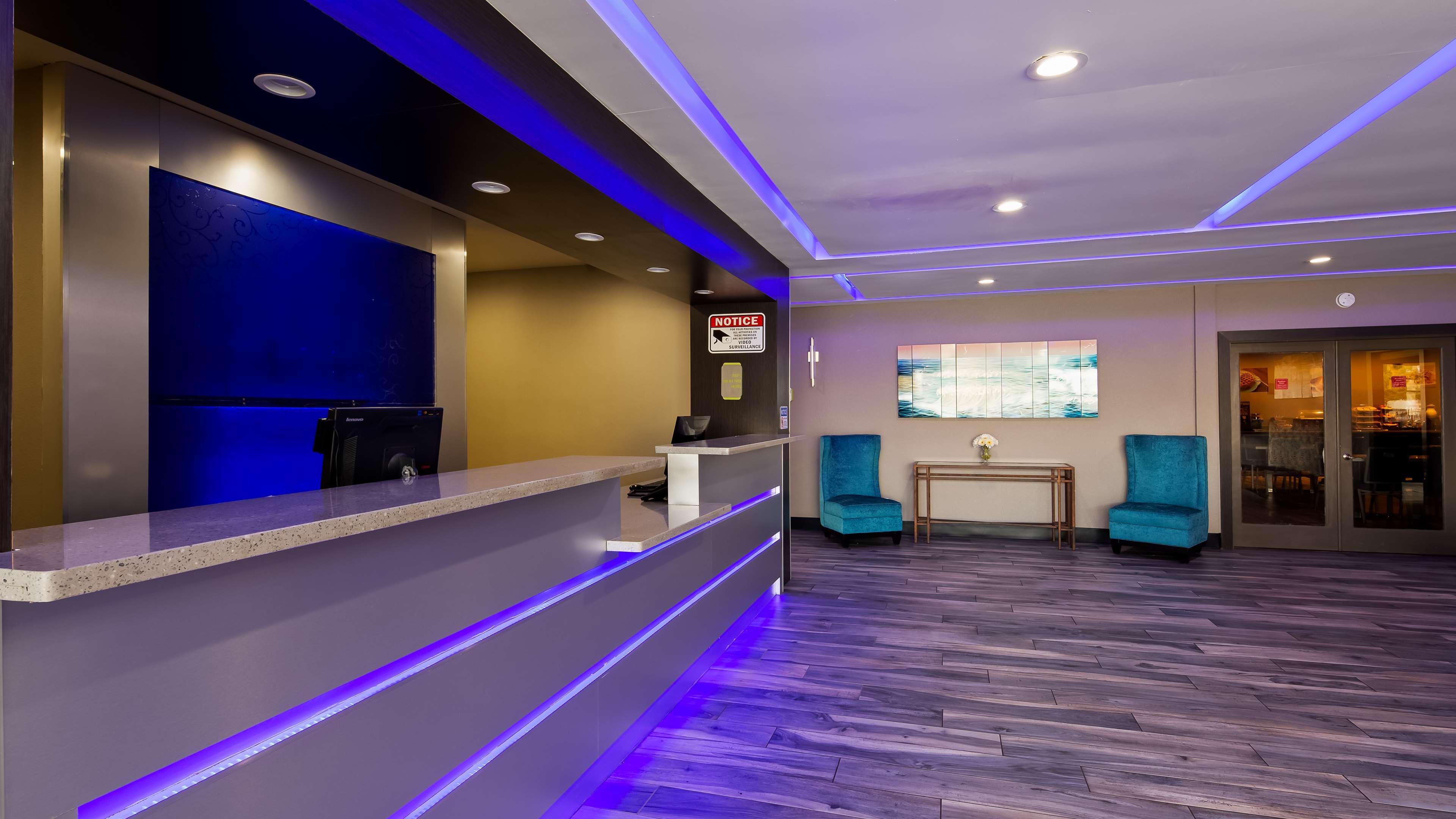 Surestay Plus Hotel By Best Western Point Ричмънт Екстериор снимка