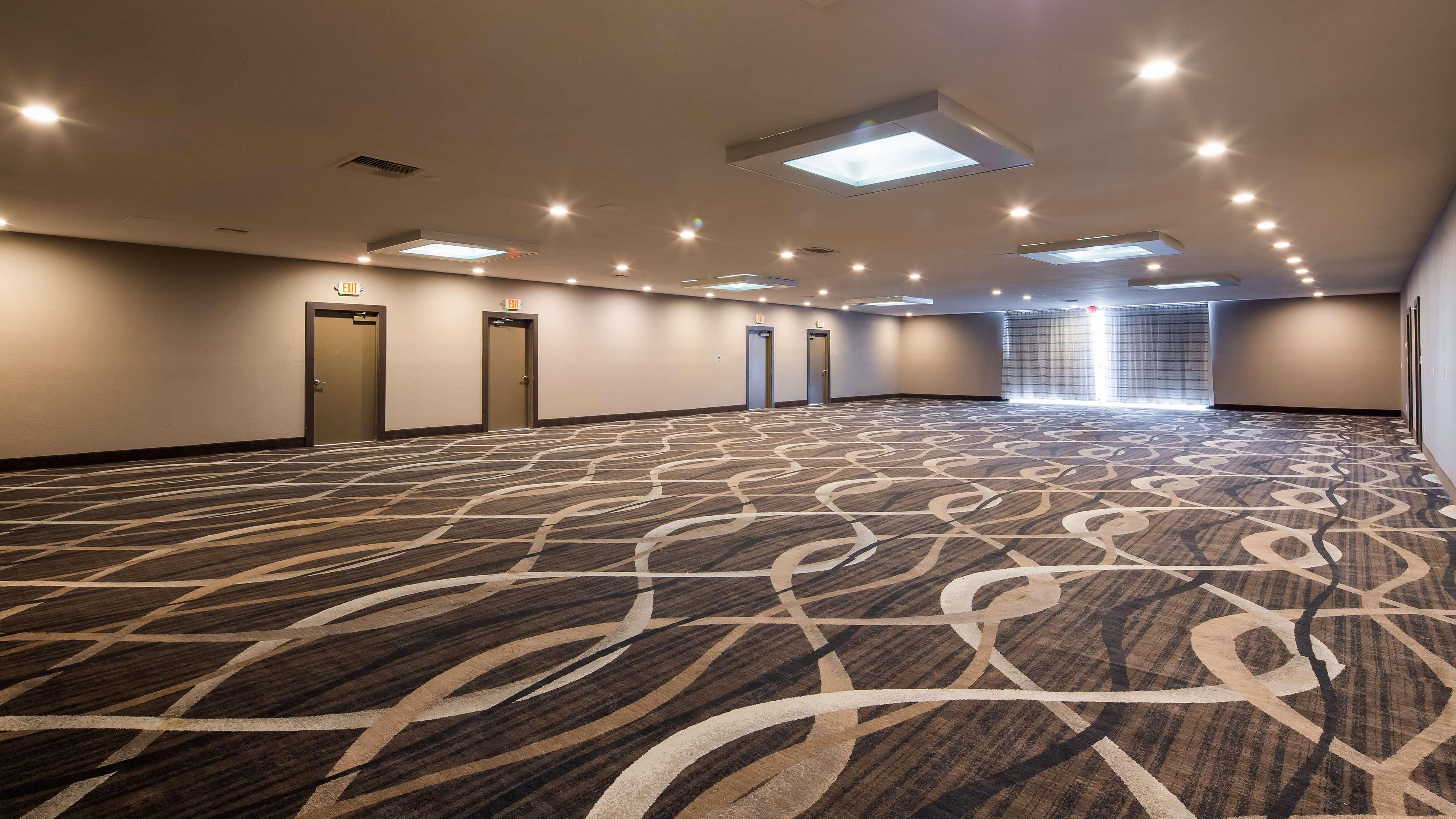 Surestay Plus Hotel By Best Western Point Ричмънт Екстериор снимка